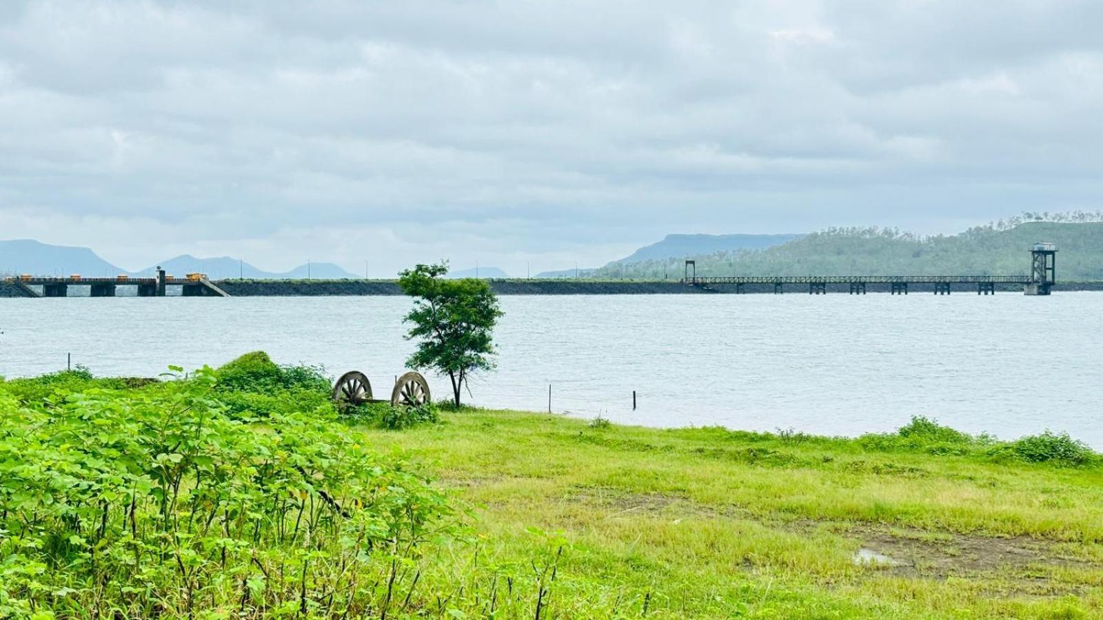 Hotel Mauli Agro Farm Dam View Resort Satara Ngoại thất bức ảnh
